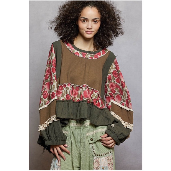 POL Floral print Color Block Ruffle Detail Lace Long sleeve Top